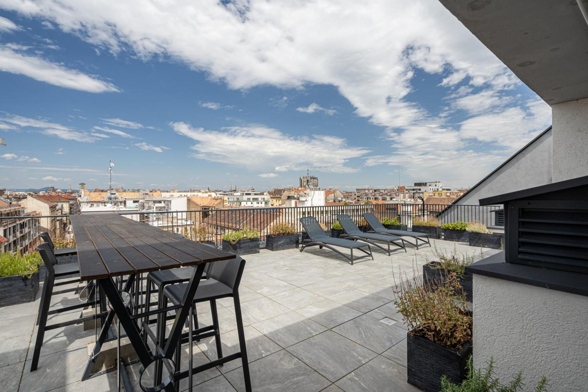 Peter Apartment With Terrace Budapest Exterior foto